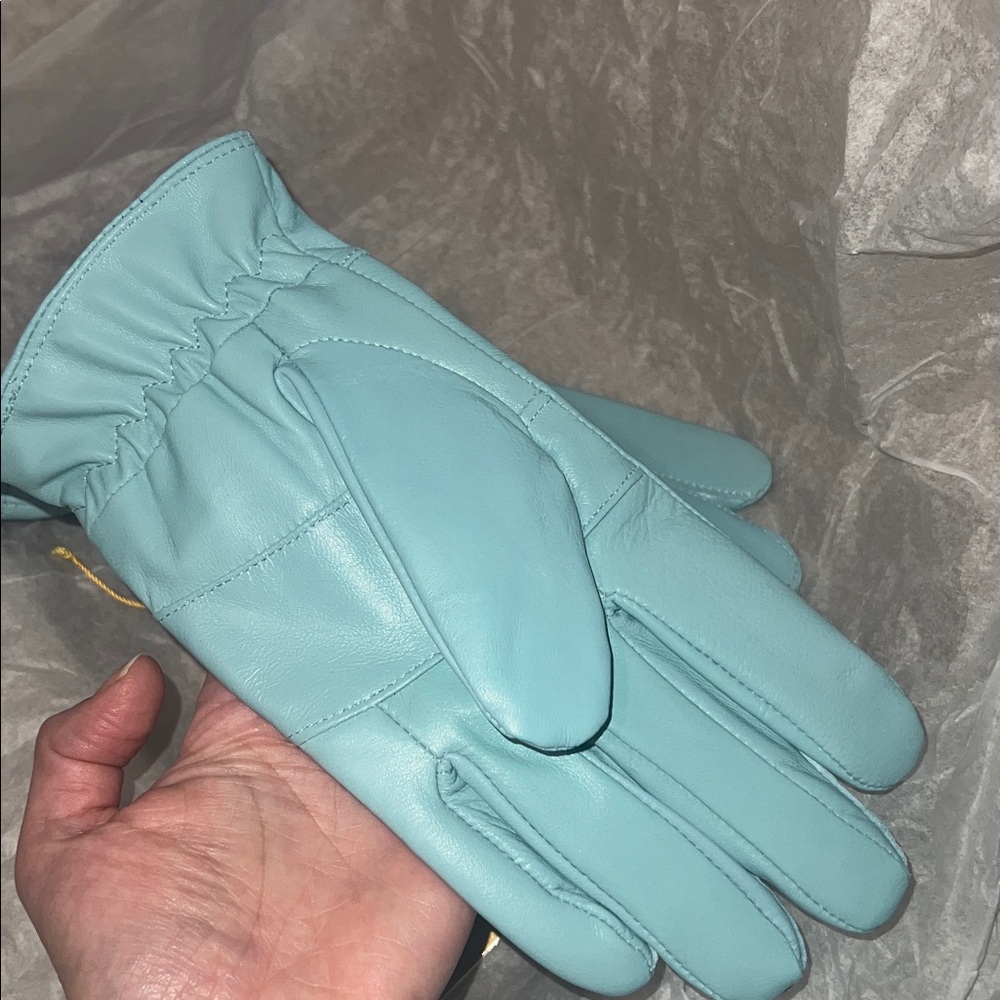 NEW - Genuine Leather Light Blue Gloves - Picture 3 of 5